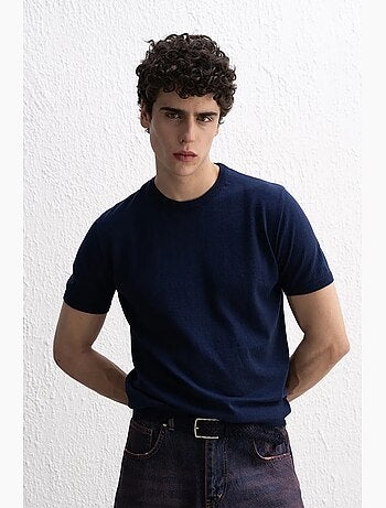 T-shirt in cotone tinta unita con girocollo giesto