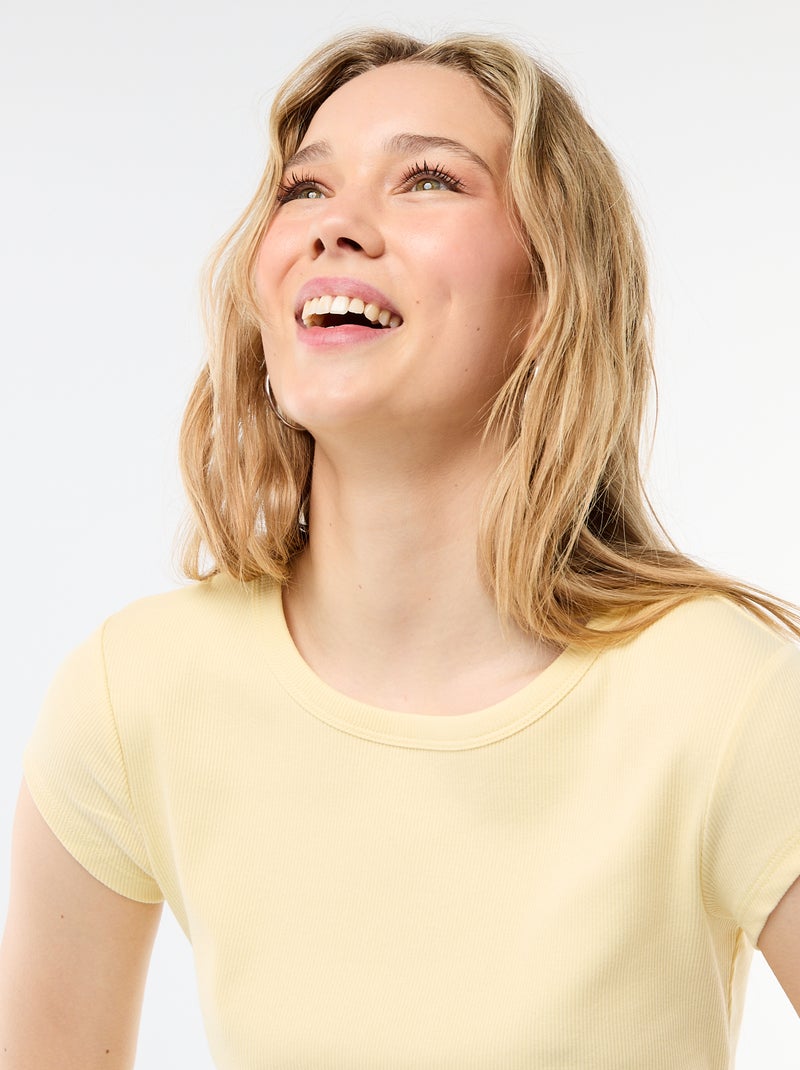 T-shirt in jersey a coste maniche corte Giallo - Kiabi