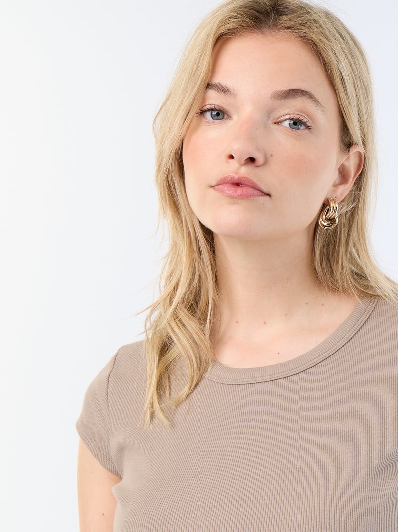 T-shirt in jersey a coste maniche corte Tortora - Kiabi