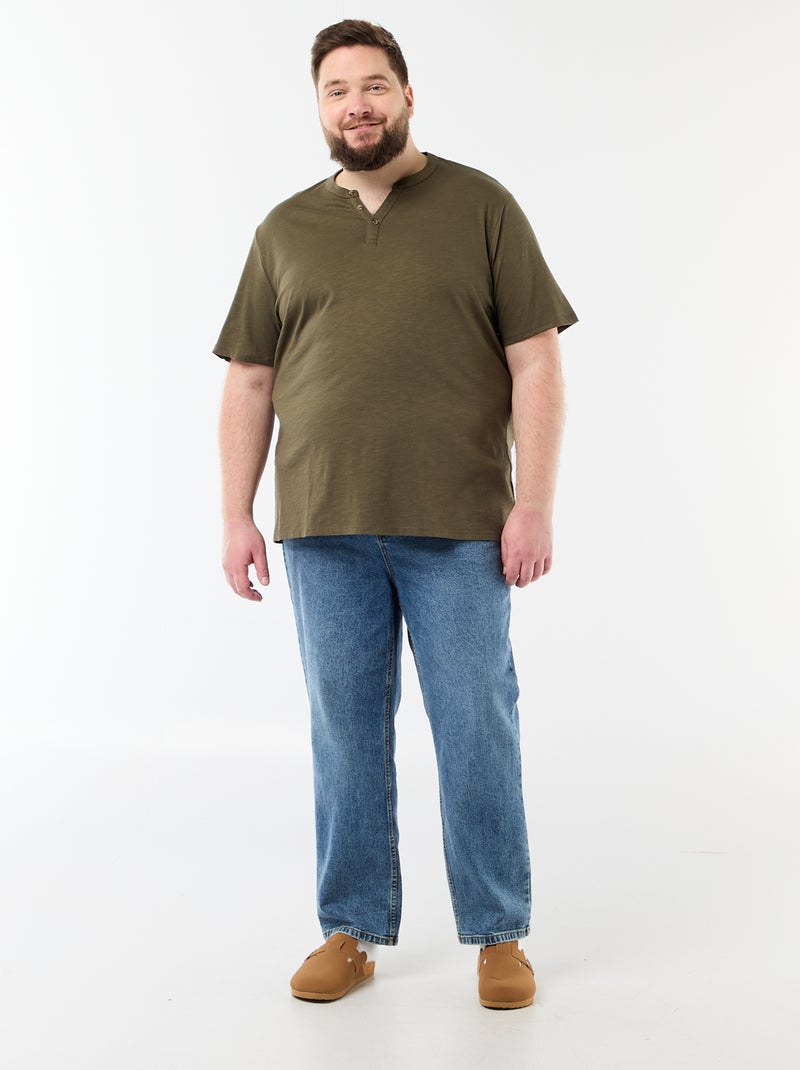 T-shirt in jersey con collo alla tunisina e maniche corte Kaki - Kiabi
