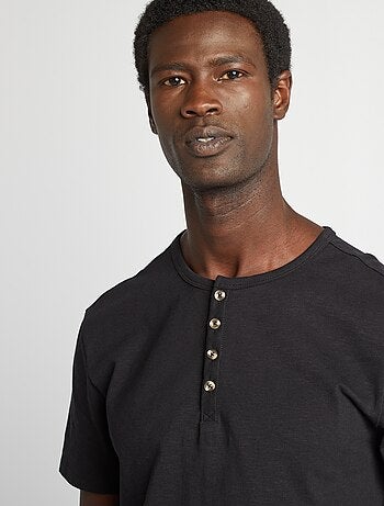 T-shirt in jersey con collo serafino