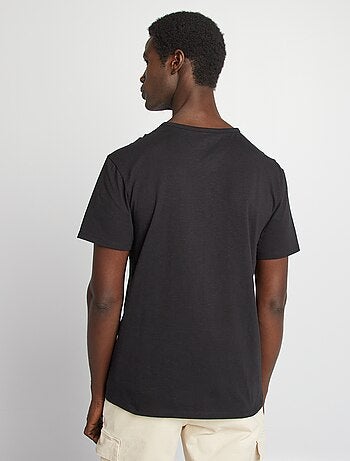 T-shirt in jersey con collo serafino