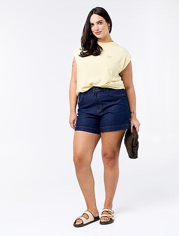 T-shirt in jersey senza maniche con piccolo ricamo sul petto