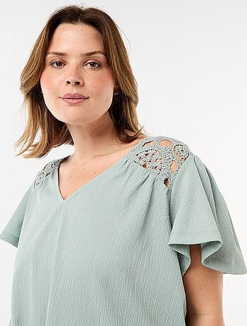 T-shirt in maglia crêpe e macramè