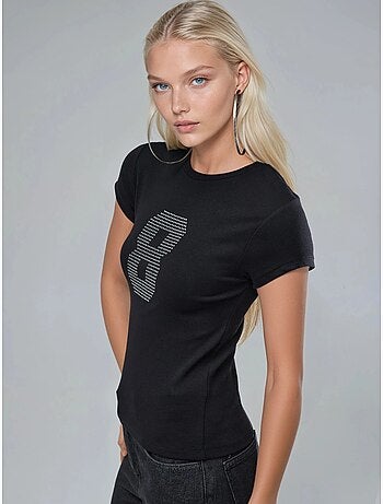 T-shirt in maglia elasticizzata a maniche corte con dettaglio in pietra busem