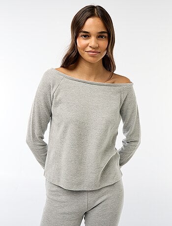T-shirt in maglia peluche con scollo a barchetta