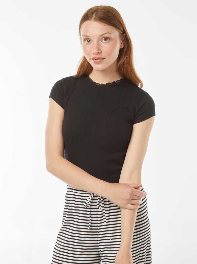 T-shirt in maglia pointelle e maniche corte nero - Kiabi