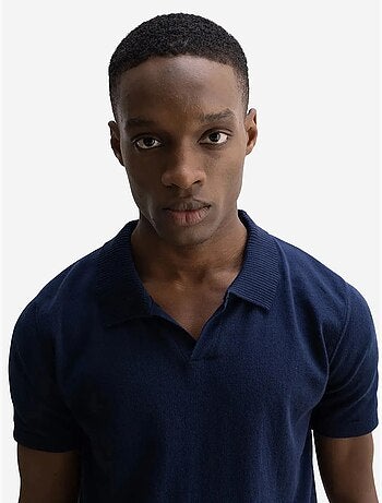 T-shirt in maglia tinta unita con colletto polo giesto