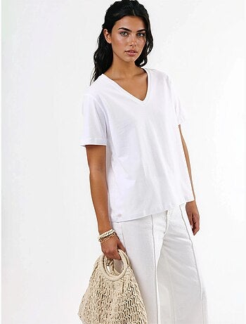 T-shirt in maglia tinta unita con scollo a v busem