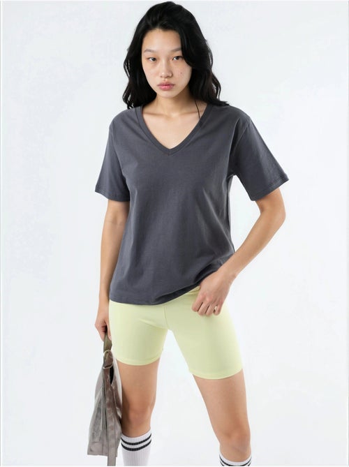 T-shirt in maglia tinta unita con scollo a v busem - Kiabi T-shirt in maglia tinta unita con scollo a v busem - Kiabi
