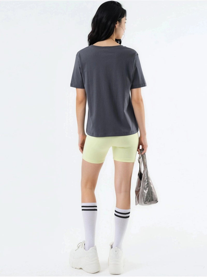 T-shirt in maglia tinta unita con scollo a v busem Grigio scuro - Kiabi