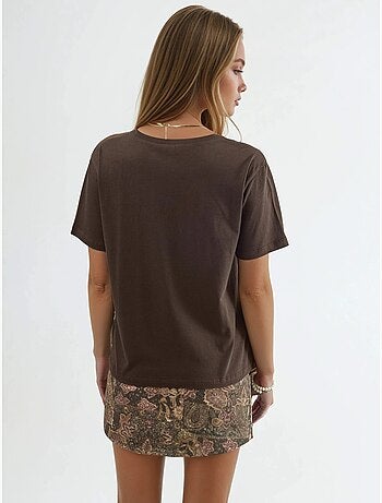 T-shirt in maglia tinta unita con scollo a v busem
