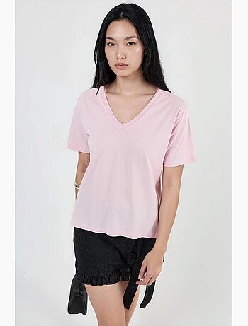 T-shirt in maglia tinta unita con scollo a v busem