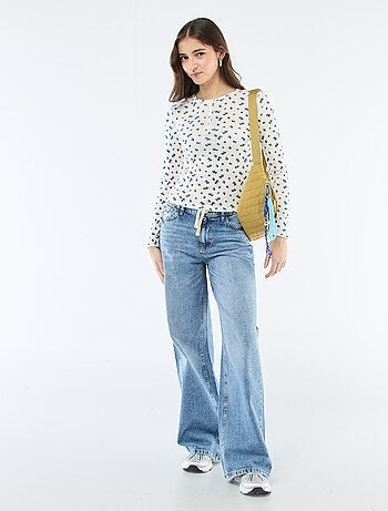 T-shirt in maglia traforata a fiori