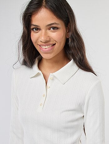 T-shirt in maglia traforata con colletto polo