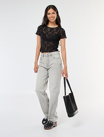 T-shirt in pizzo a maniche corte