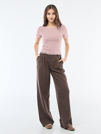 T-shirt in pizzo con schiena scoperta