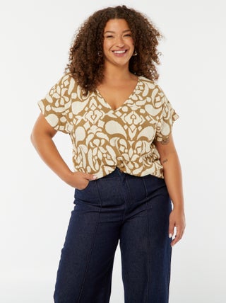 T-shirt in tessuto goffrato a maniche corte con motivo