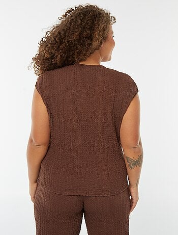 T-shirt in tessuto goffrato senza maniche