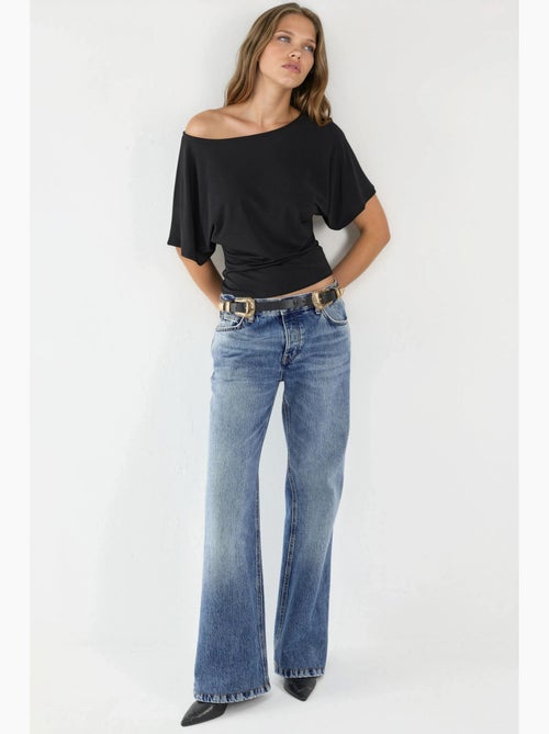 T-shirt loose fit con scollo a barca hiccup - Kiabi T-shirt loose fit con scollo a barca hiccup - Kiabi