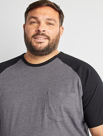 T-shirt maniche corte raglan con tasca sul petto