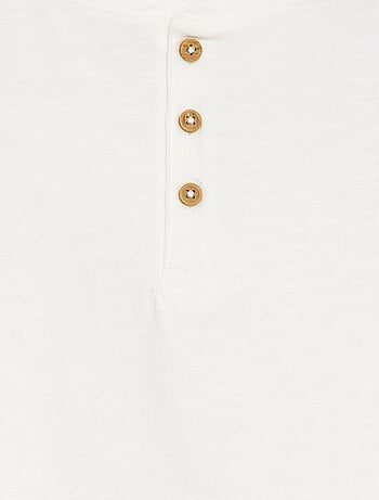 T-shirt maniche lunghe e collo serafino