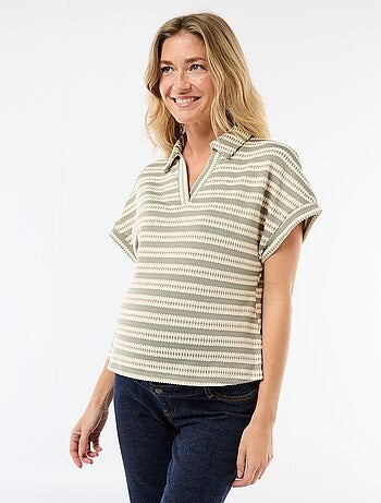 T-shirt modello polo colorato