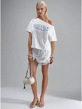 T-shirt monospalla con scollo a barca stampata hiccup