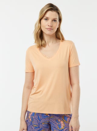 T-shirt morbida con scollo a V