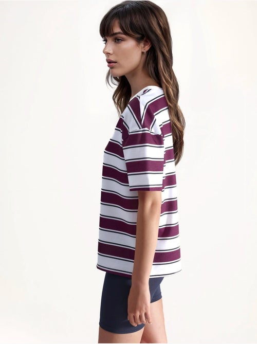 T-shirt oversize a righe con girocollo hiccup - Kiabi T-shirt oversize a righe con girocollo hiccup - Kiabi
