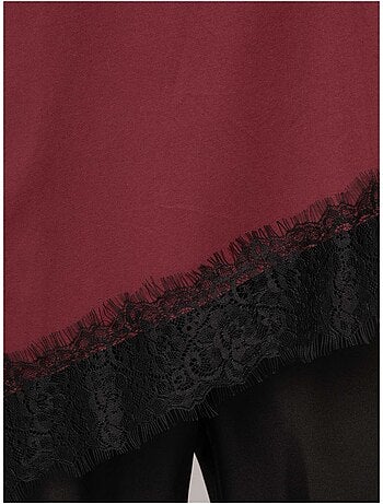T-shirt oversize asimmetrica con bordo in pizzo forinel