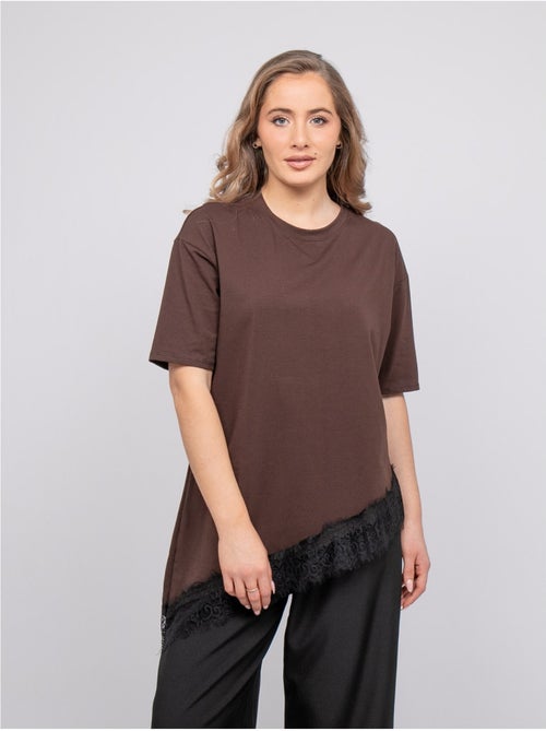 T-shirt oversize asimmetrica con bordo in pizzo forinel - Kiabi T-shirt oversize asimmetrica con bordo in pizzo forinel - Kiabi