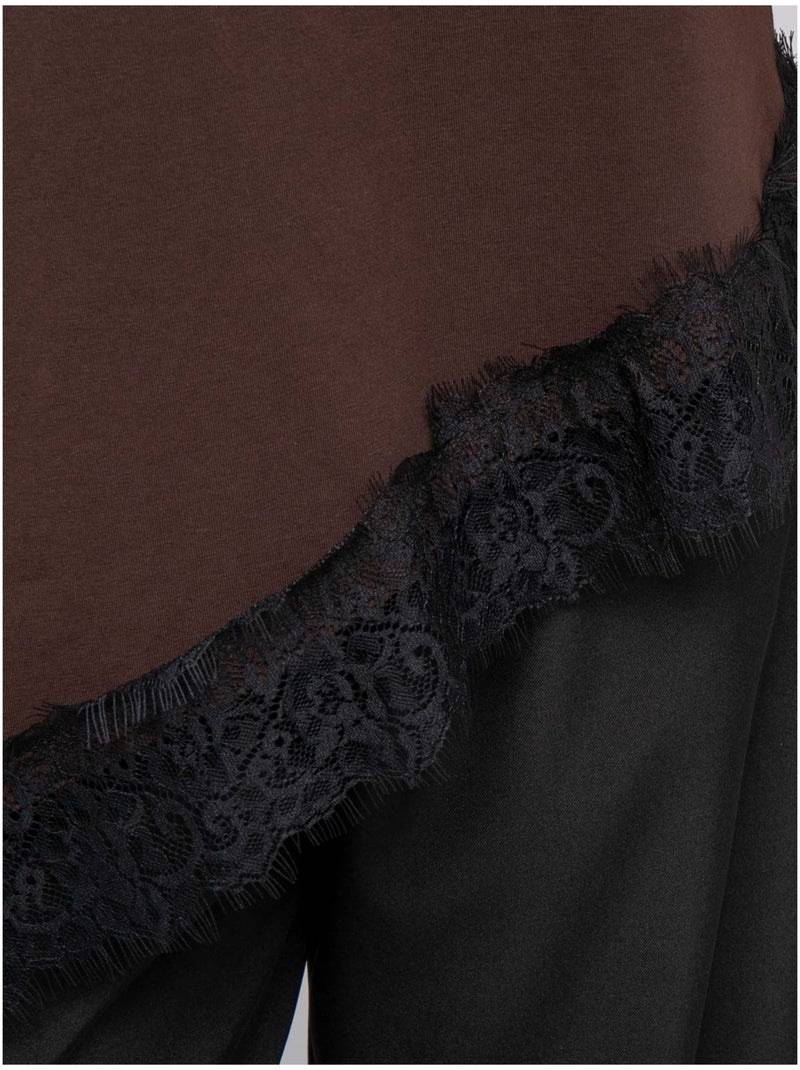 T-shirt oversize asimmetrica con bordo in pizzo forinel Marrone - Kiabi