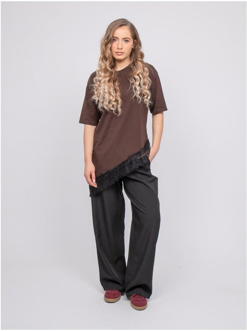T-shirt oversize asimmetrica con bordo in pizzo forinel - Kiabi T-shirt oversize asimmetrica con bordo in pizzo forinel - Kiabi