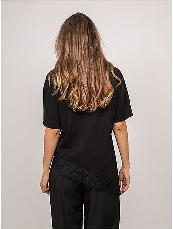 T-shirt oversize asimmetrica con bordo in pizzo forinel