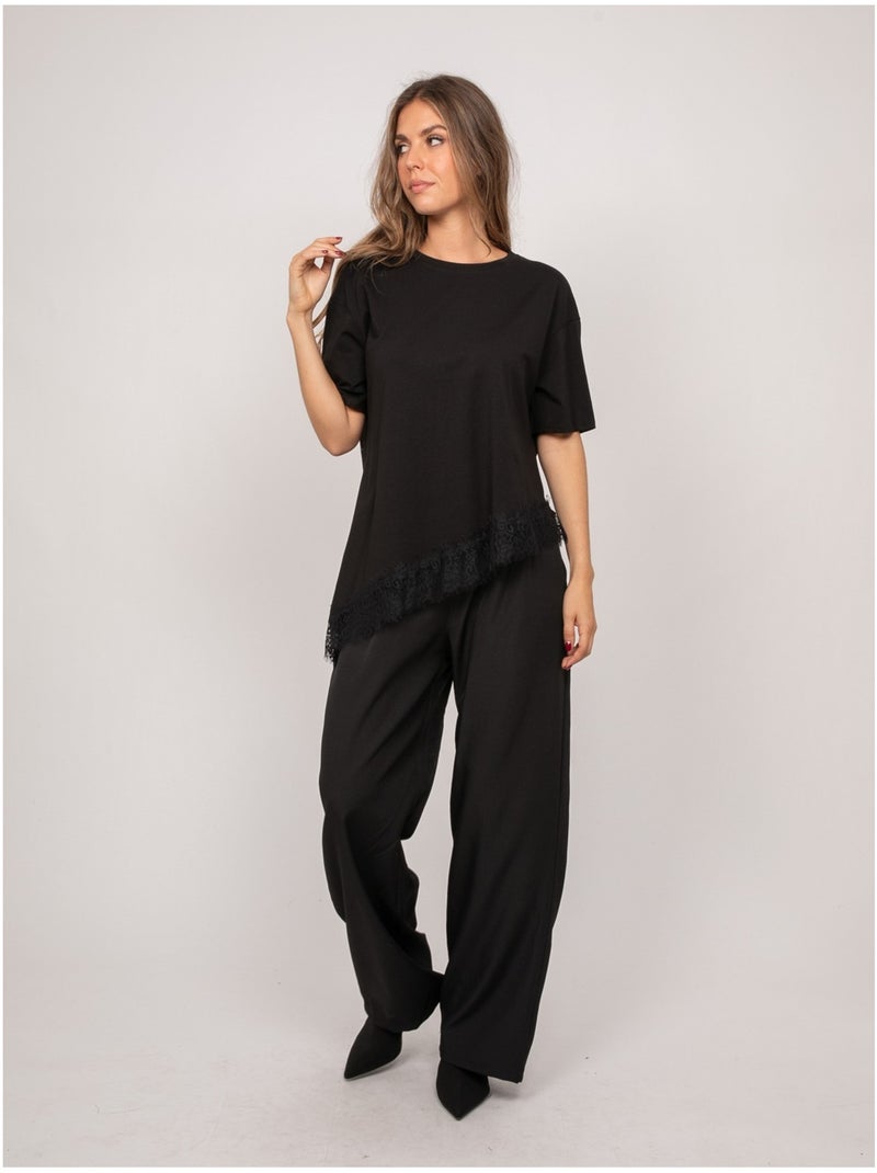 T-shirt oversize asimmetrica con bordo in pizzo forinel Nero - Kiabi