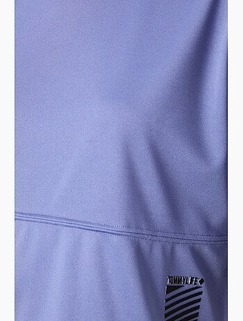 T-shirt oversize con collo rotondo e tasca tommy