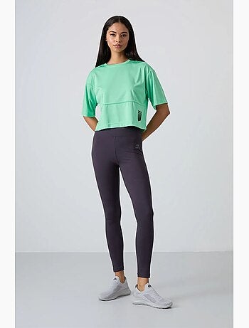 T-shirt oversize con collo rotondo e tasca tommy