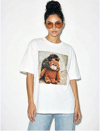 T-shirt oversize con stampa e scollo a girocollo con dettaglio accessorio lucci