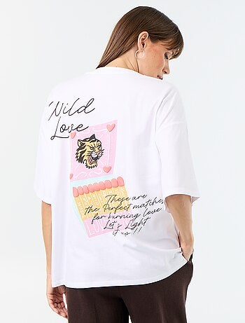 T-shirt oversize con stampa sul retro