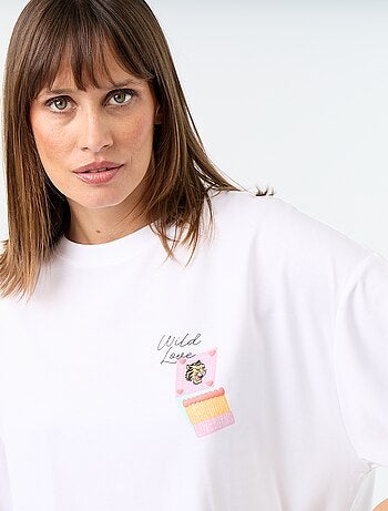 T-shirt oversize con stampa sul retro