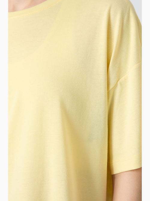 T-shirt oversize in cotone-modal con girocollo tommy - Kiabi T-shirt oversize in cotone-modal con girocollo tommy - Kiabi