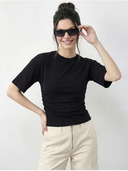 T-shirt regular fit con girocollo lucci - Kiabi