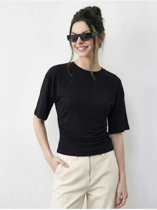T-shirt regular fit con girocollo lucci - Kiabi