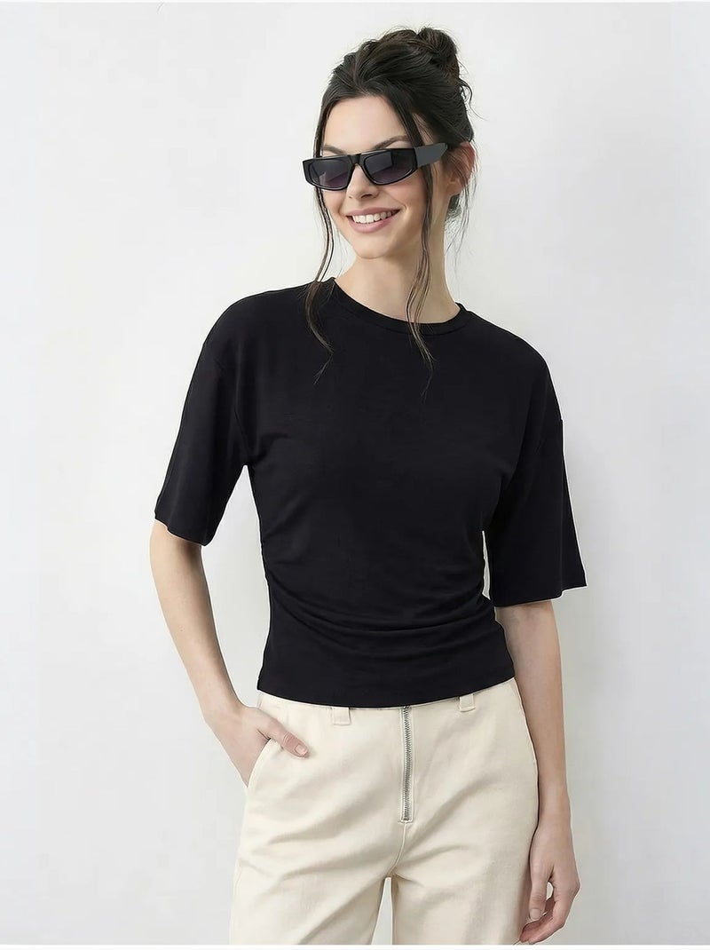 T-shirt regular fit con girocollo lucci Nero - Kiabi
