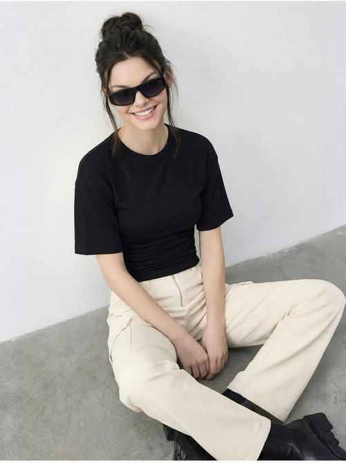 T-shirt regular fit con girocollo lucci - Kiabi