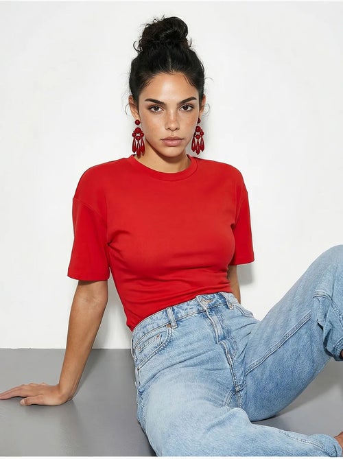 T-shirt regular fit con girocollo lucci - Kiabi T-shirt regular fit con girocollo lucci - Kiabi