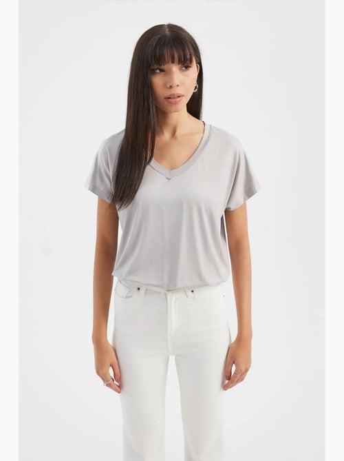 T-shirt relaxed con scollo a v e maniche corte hiccup - Kiabi
