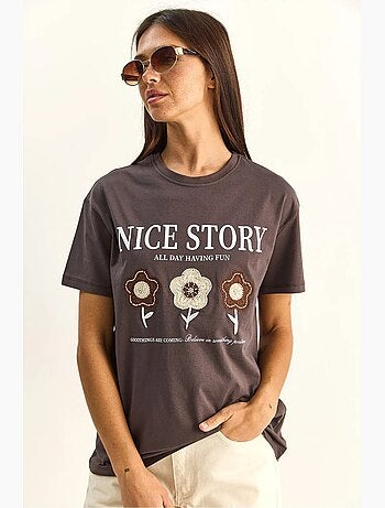 T-shirt relaxed fit con stampa testuale e dettaglio ricamato lucci