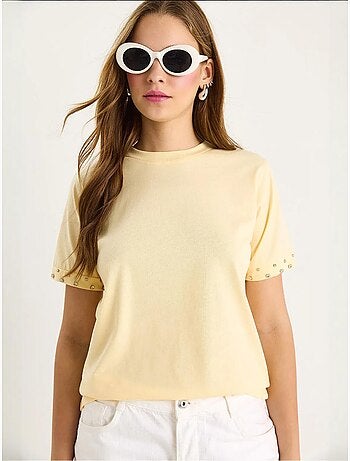 T-shirt ricamata con girocollo e maniche corte lucci